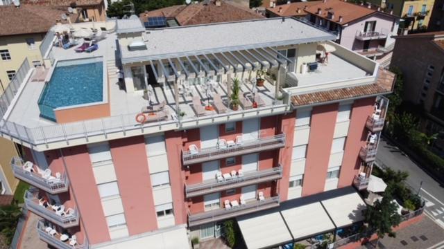 Rta Doria Aparthotel Гарда Екстериор снимка