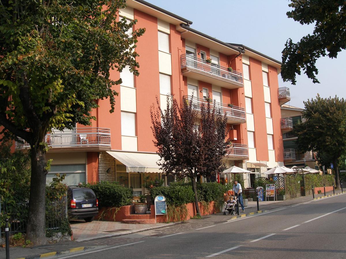 Rta Doria Aparthotel Гарда Екстериор снимка