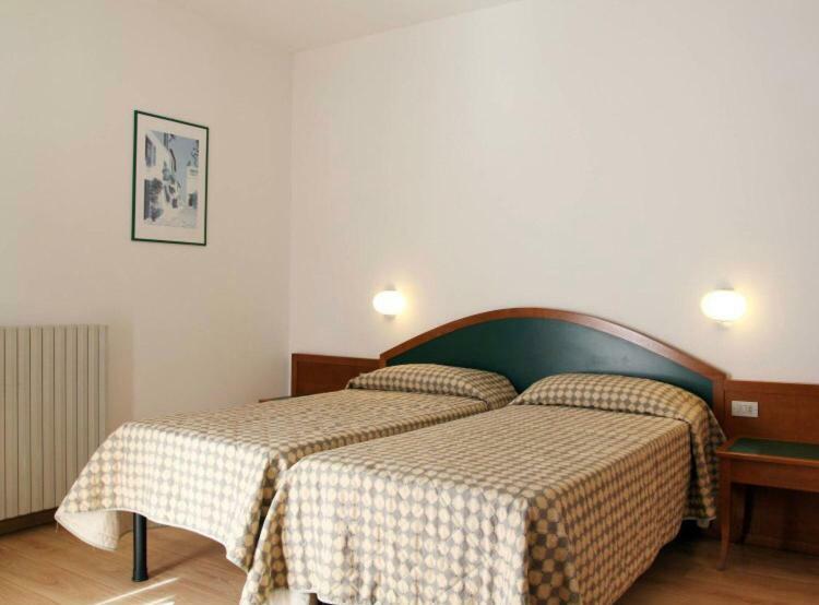 Rta Doria Aparthotel Гарда Екстериор снимка
